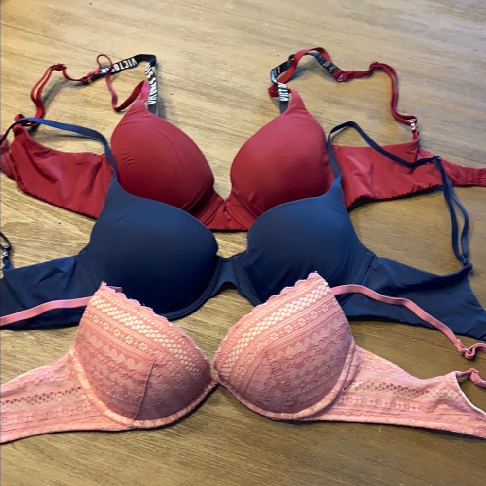 3 Victorias secret bras, 32c